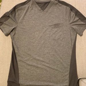 Men’s Lululemon v neck pocket tee